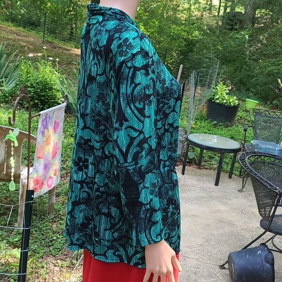 Alfani Emerald Green & Black Floral Ruched V-Neckline Long Sleeve Blouse - Picture 5 of 10